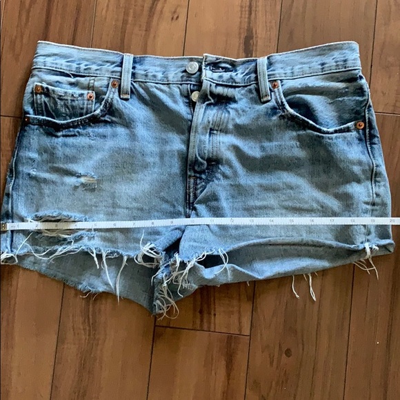 SOLD Levi’s short, Size 29 💛 - Picture 7 of 8